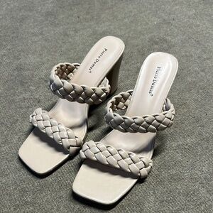 Pierre Dumas Nude Heel size 10 women’s